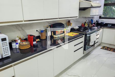 Apartamento à venda com 186m², 4 quartos e 3 vagas Apartamento à venda com 186m², 4 quartos e 3 vagasCozinha