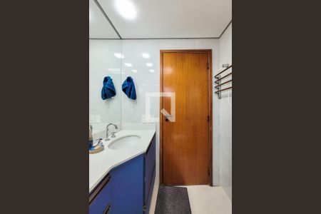 Apartamento à venda com 186m², 4 quartos e 3 vagas Apartamento à venda com 186m², 4 quartos e 3 vagasBanheiro Social