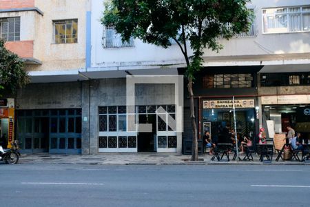 Apartamento à venda com 111m², 3 quartos e sem vaga Apartamento à venda com 111m², 3 quartos e sem vagaFachada