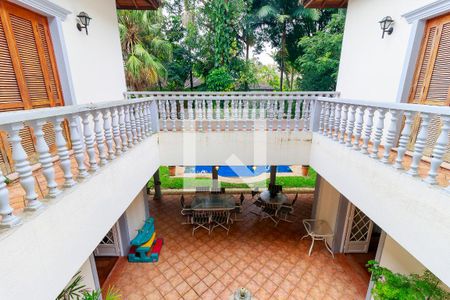 Casa de condomínio à venda com 547m², 4 quartos e 5 vagas Casa de condomínio à venda com 547m², 4 quartos e 5 vagasVaranda das Suítes