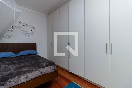Casa de condomínio à venda com 547m², 4 quartos e 5 vagas Casa de condomínio à venda com 547m², 4 quartos e 5 vagasSuíte 2