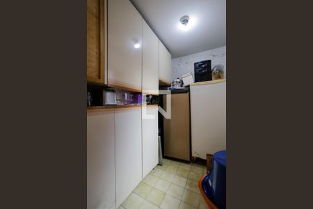 Casa à venda com 180m², 3 quartos e 3 vagas Casa à venda com 180m², 3 quartos e 3 vagasQuarto de serviço