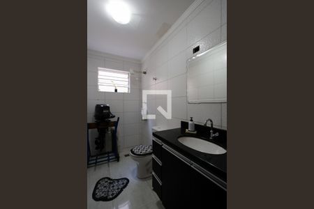 Casa à venda com 180m², 3 quartos e 3 vagas Casa à venda com 180m², 3 quartos e 3 vagasBanheiro 2