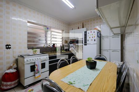 Casa à venda com 180m², 3 quartos e 3 vagas Casa à venda com 180m², 3 quartos e 3 vagasCozinha