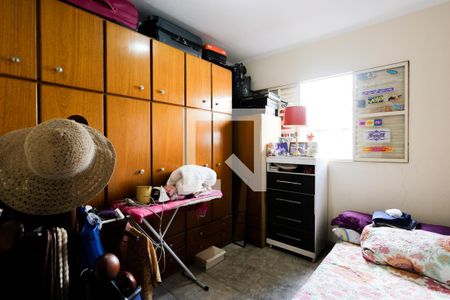 Casa à venda com 180m², 3 quartos e 3 vagas Casa à venda com 180m², 3 quartos e 3 vagasQuarto 2