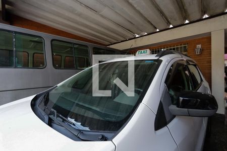 Casa à venda com 180m², 3 quartos e 3 vagas Casa à venda com 180m², 3 quartos e 3 vagasGaragem