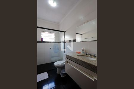 Casa à venda com 180m², 3 quartos e 3 vagas Casa à venda com 180m², 3 quartos e 3 vagasBanheiro 1