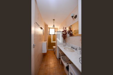 Apartamento à venda com 225m², 4 quartos e 2 vagas Apartamento à venda com 225m², 4 quartos e 2 vagasBanheiro