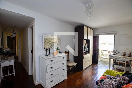 Apartamento à venda com 225m², 4 quartos e 2 vagas Apartamento à venda com 225m², 4 quartos e 2 vagasQuarto