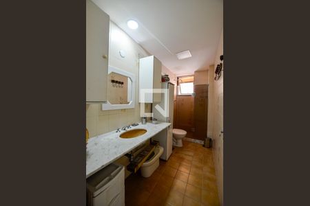 Apartamento à venda com 225m², 4 quartos e 2 vagas Apartamento à venda com 225m², 4 quartos e 2 vagasBanheiro