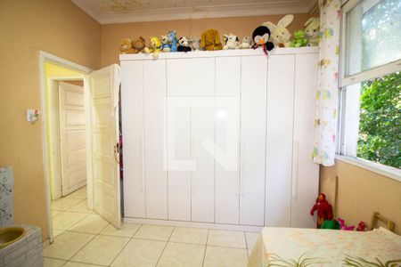 Casa à venda com 200m², 3 quartos e 2 vagas Casa à venda com 200m², 3 quartos e 2 vagasQuarto 3