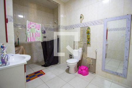 Casa à venda com 200m², 3 quartos e 2 vagas Casa à venda com 200m², 3 quartos e 2 vagasBanheiro Social