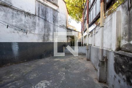 Casa à venda com 200m², 3 quartos e 2 vagas Casa à venda com 200m², 3 quartos e 2 vagasQuintal