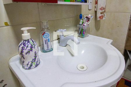 Casa à venda com 200m², 3 quartos e 2 vagas Casa à venda com 200m², 3 quartos e 2 vagasBanheiro Social