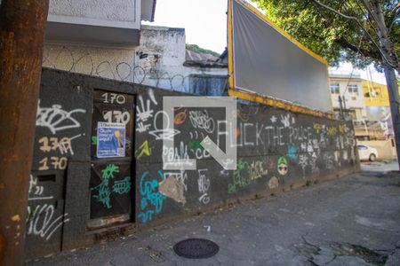 Casa à venda com 200m², 3 quartos e 2 vagas Casa à venda com 200m², 3 quartos e 2 vagasFachada - Plaquinha