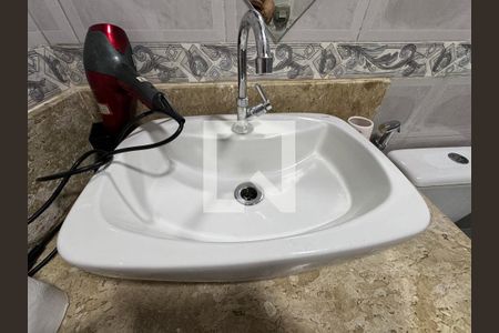 Casa de condomínio à venda com 660m², 6 quartos e 5 vagasBanheiro Social