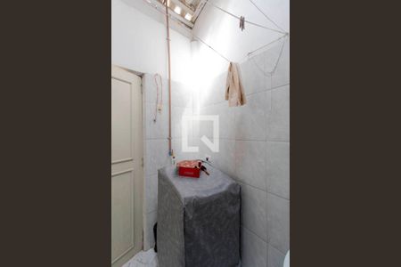 Casa à venda com 186m², 3 quartos e 2 vagas Casa à venda com 186m², 3 quartos e 2 vagasBanheiro