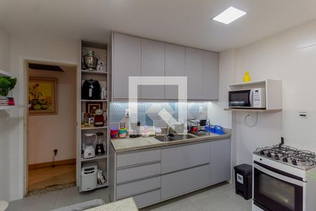 Apartamento à venda com 121m², 3 quartos e sem vaga Apartamento à venda com 121m², 3 quartos e sem vagaCozinha