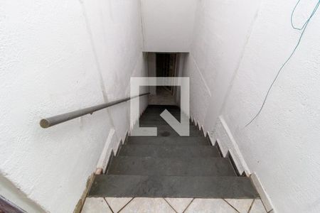 Casa à venda com 300m², 3 quartos e 8 vagasEscada