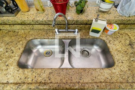 Casa à venda com 300m², 3 quartos e 8 vagasDetalhe - Cozinha