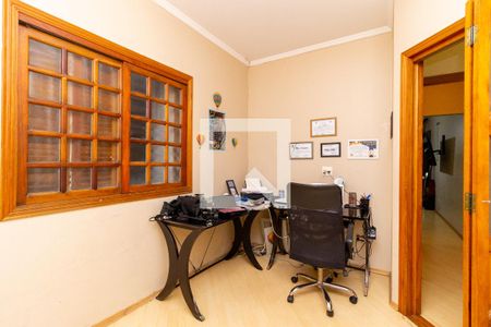 Casa à venda com 300m², 3 quartos e 8 vagasEscritório