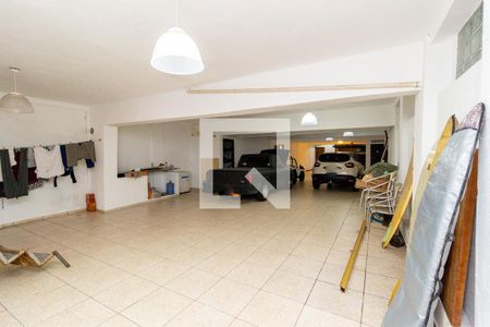 Casa à venda com 300m², 3 quartos e 8 vagasGaragem