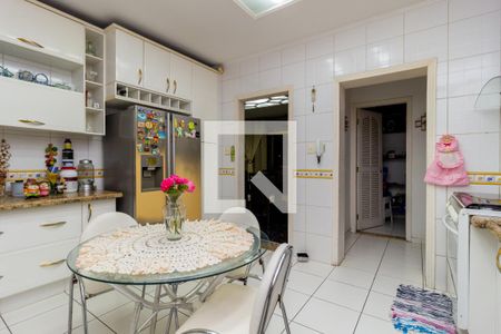 Casa à venda com 300m², 3 quartos e 8 vagasCozinha