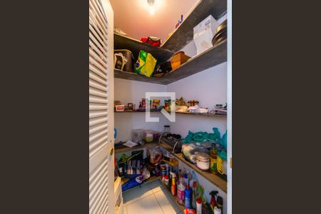 Casa à venda com 300m², 3 quartos e 8 vagasDespensa - Cozinha