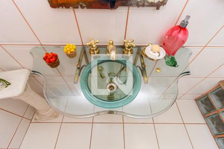 Casa à venda com 300m², 3 quartos e 8 vagasDetalhe - Lavabo