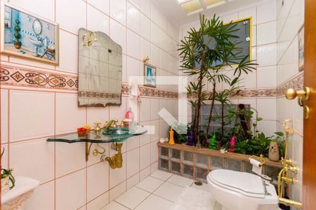 Casa à venda com 300m², 3 quartos e 8 vagasLavabo