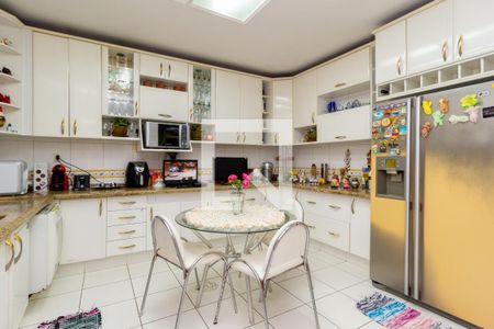 Casa à venda com 300m², 3 quartos e 8 vagasCozinha