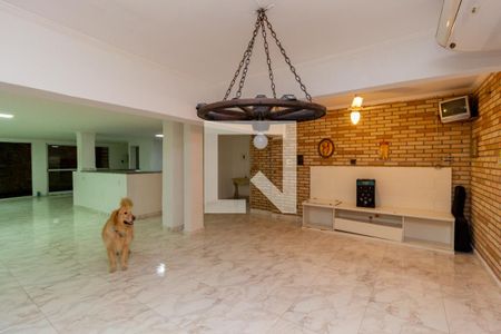 Casa à venda com 300m², 3 quartos e 8 vagasSalão de Festas