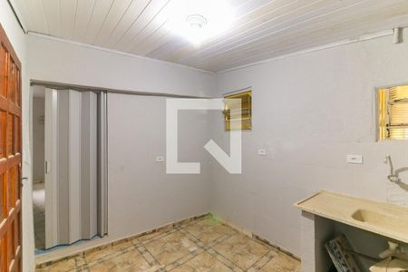 Cozinha de casa para alugar com 1 quarto, 20m² em Jardim Miriam, São Paulo