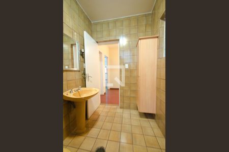 Casa à venda com 380m², 5 quartos e 8 vagas Casa à venda com 380m², 5 quartos e 8 vagasBanheiro