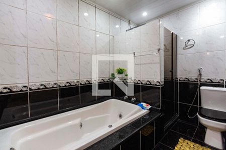 Casa de condomínio à venda com 130m², 3 quartos e 3 vagasBanheiro da Suíte