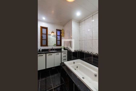 Casa de condomínio à venda com 130m², 3 quartos e 3 vagasBanheiro da Suíte