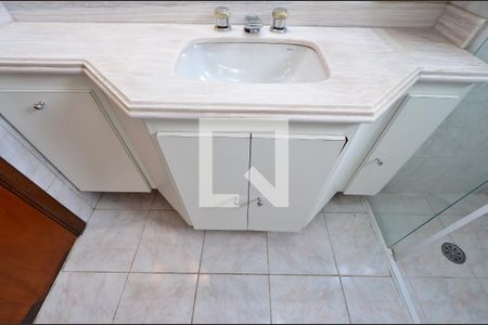 Apartamento à venda com 214m², 4 quartos e 4 vagasBanheiro Social