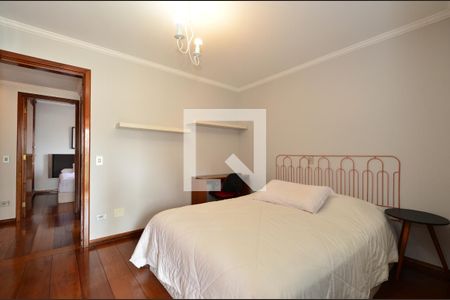 Apartamento à venda com 214m², 4 quartos e 4 vagasQuarto 2