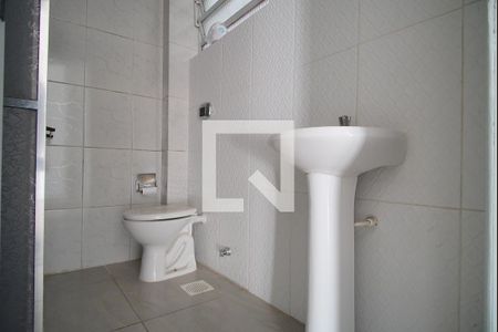Banheiro  de apartamento para alugar com 1 quarto, 49m² em Jardim São Pedro, Porto Alegre