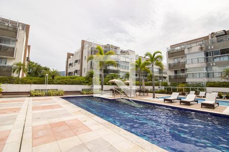 Apartamento à venda com 91m², 3 quartos e 2 vagas Apartamento à venda com 91m², 3 quartos e 2 vagasÁrea comum - Piscina