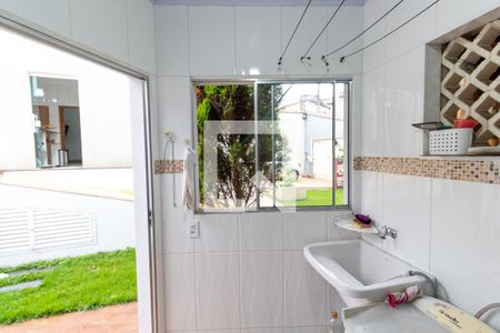 Casa à venda com 165m², 4 quartos e 4 vagasLavanderia 1