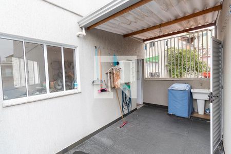 Casa à venda com 165m², 4 quartos e 4 vagasLavanderia 2