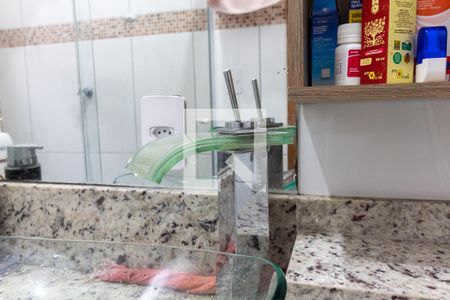 Casa à venda com 165m², 4 quartos e 4 vagasBanheiro - torneira