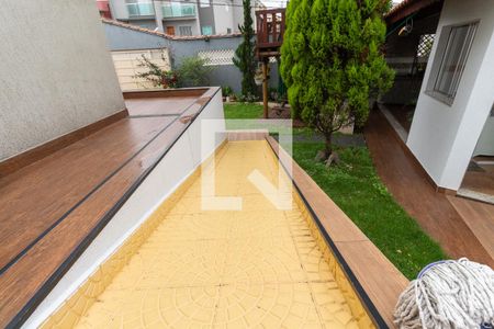 Casa à venda com 165m², 4 quartos e 4 vagasQuintal