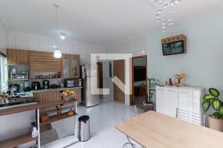 Casa à venda com 165m², 4 quartos e 4 vagasCozinha