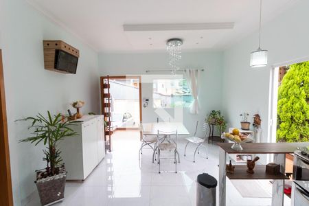 Casa à venda com 165m², 4 quartos e 4 vagasCozinha