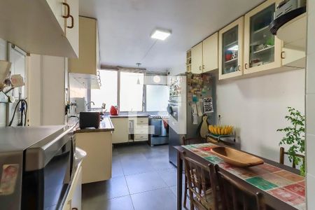 Apartamento à venda com 160m², 3 quartos e 3 vagas Apartamento à venda com 160m², 3 quartos e 3 vagasCozinha