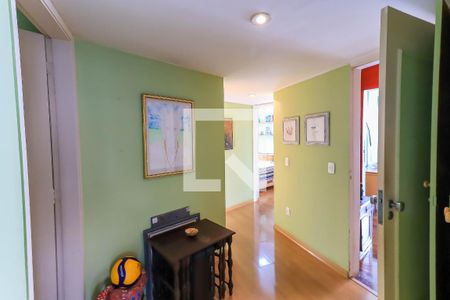 Apartamento à venda com 160m², 3 quartos e 3 vagas Apartamento à venda com 160m², 3 quartos e 3 vagasCorredor