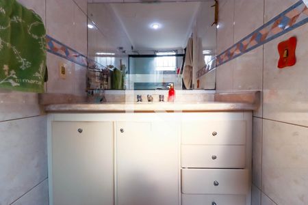 Apartamento à venda com 160m², 3 quartos e 3 vagas Apartamento à venda com 160m², 3 quartos e 3 vagasBanheiro da Suíte 2