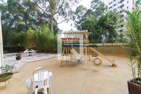 Apartamento à venda com 160m², 3 quartos e 3 vagas Apartamento à venda com 160m², 3 quartos e 3 vagasÁrea comum - Playground